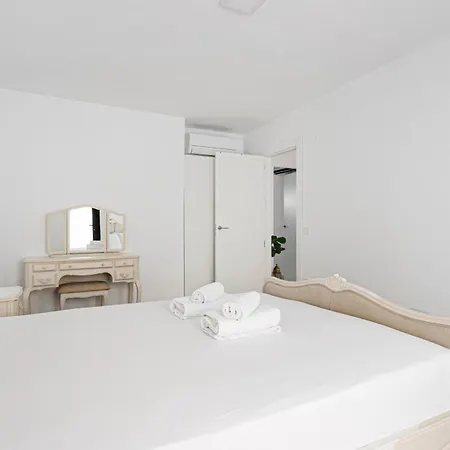 U-nique House Reina Juliana * Malaga