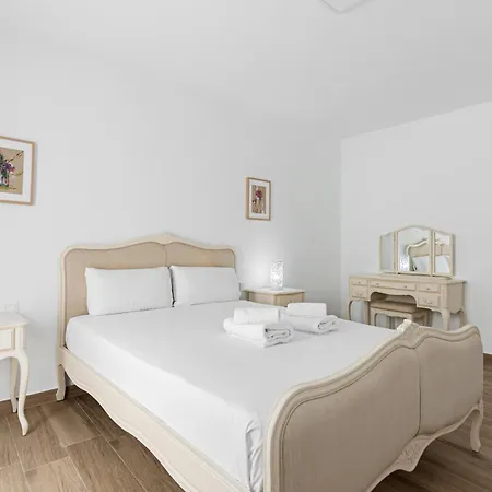 U-nique House Reina Juliana Apartment Malaga